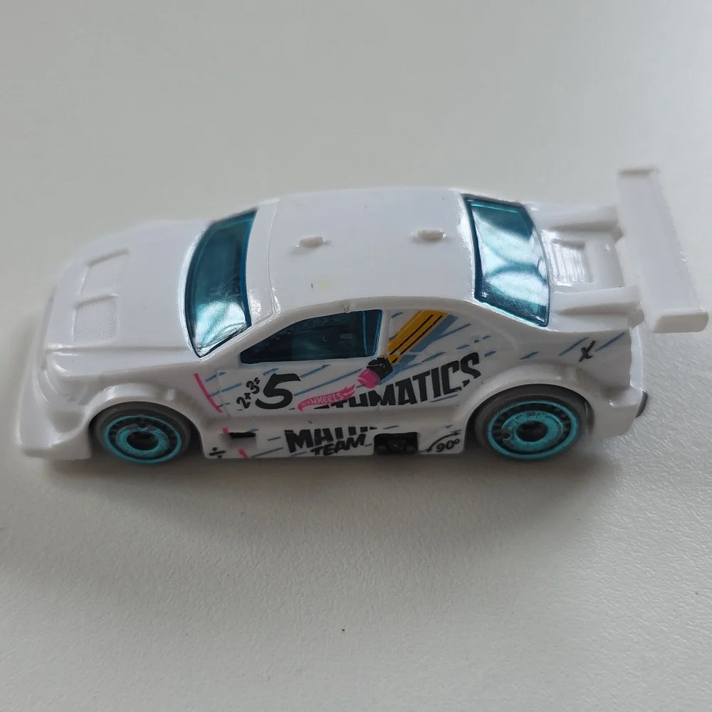 🏁 Hot Wheels Amazoom 